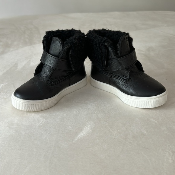 EUC! Freshly Picked Ebony Sherpa Boot, sz 6 (little kid) - Picture 5 of 9